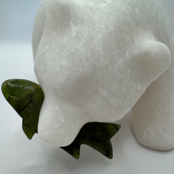 Polar Bear Family White Marble Carved Polar Bears with Jade Fish. Set of 4 EUC - Picture 6 of 11